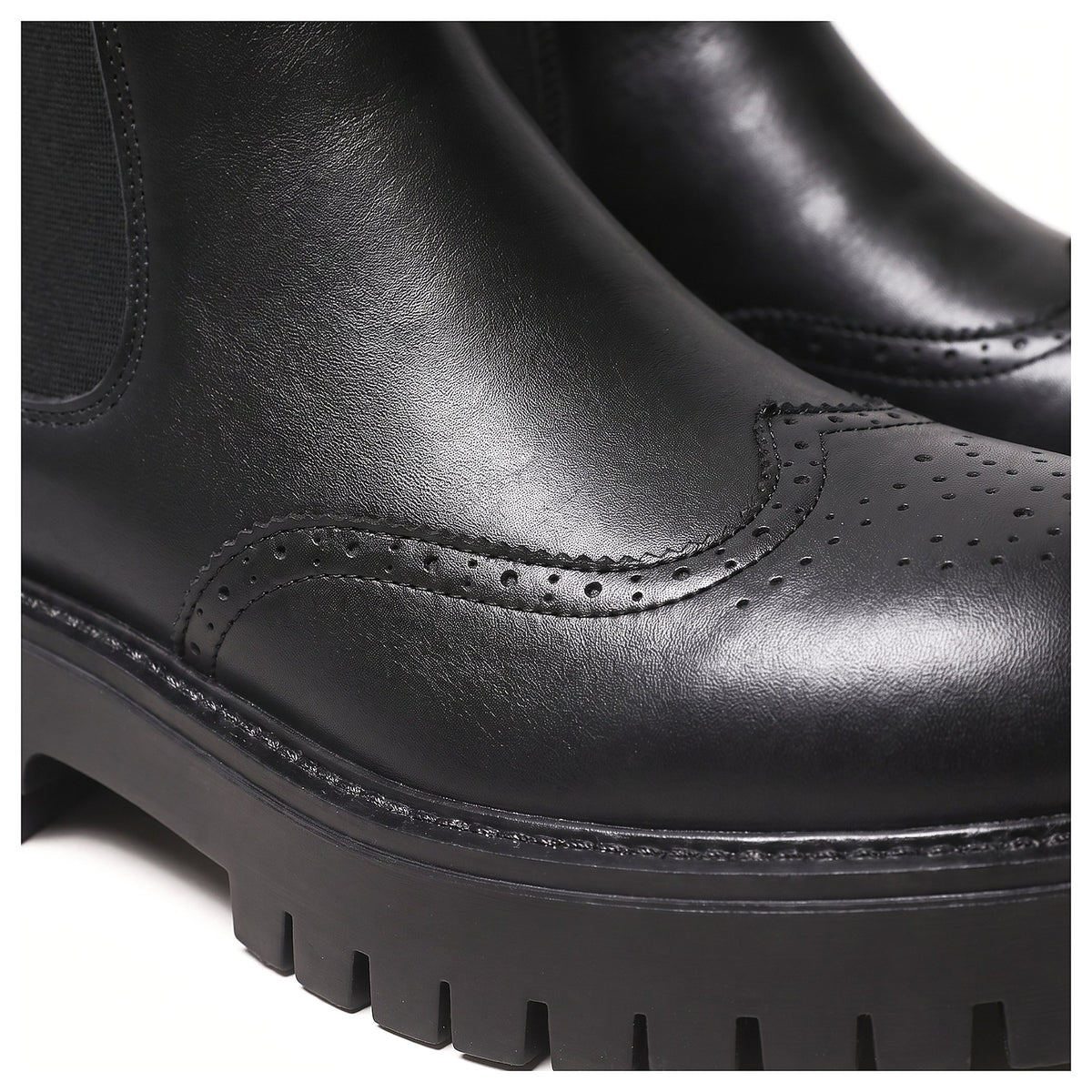 gairloch-chelsea-boot-Black-macro