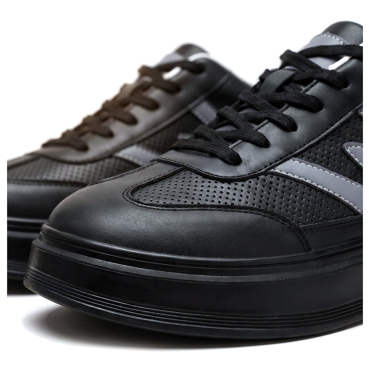 langley-court-sneaker-Black-macro