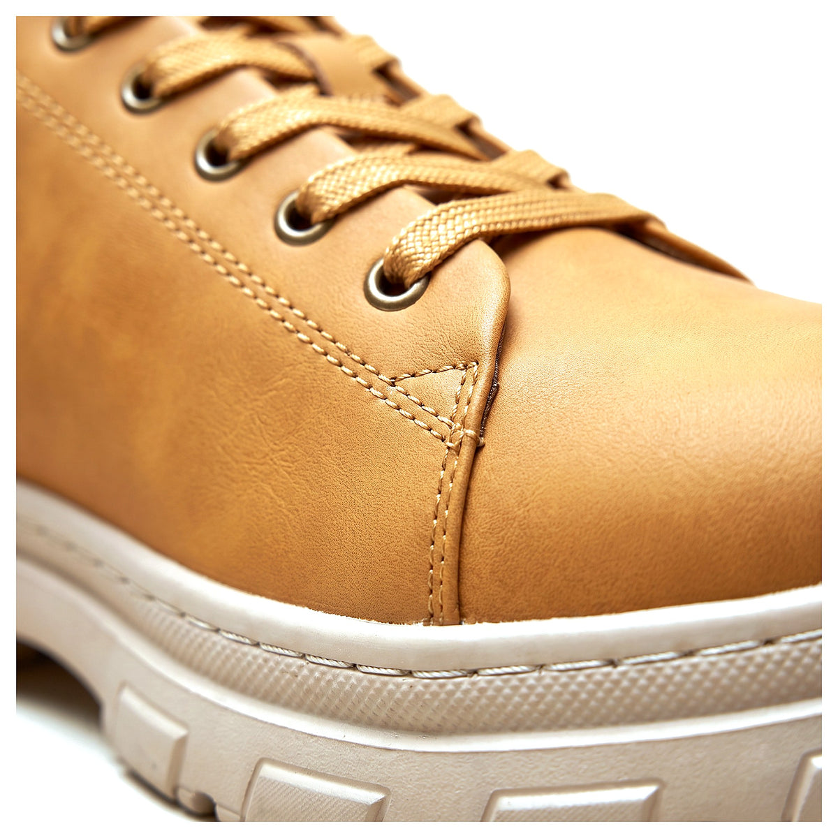 larkhall-court-sneaker-Black-macro