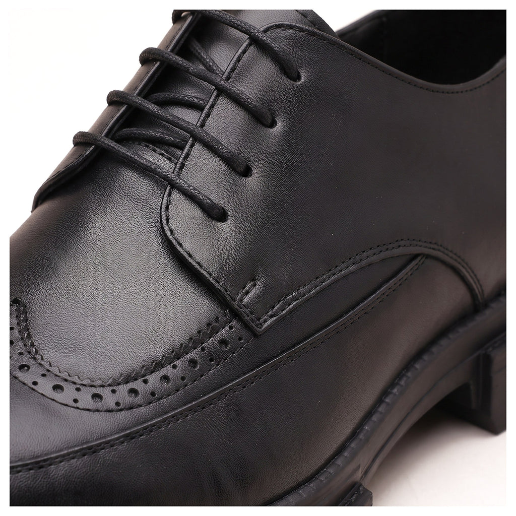 scafell-brogue-Black-macro