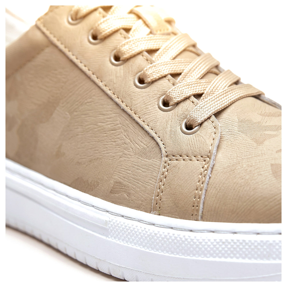 thornthwaite-trail-sneaker-Bone-macro